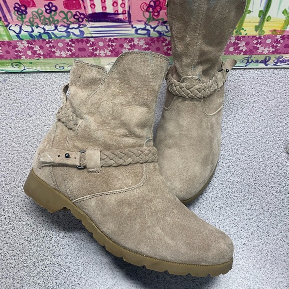teva ankle boots